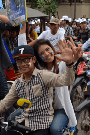Supporters of Cambodia National Rescue Party (CNRP), the main opposition to the incumbent government. The party campaigns for freedom and human rights, and the institution of free and fair elections. (Photo credit: Henri Decoeur)