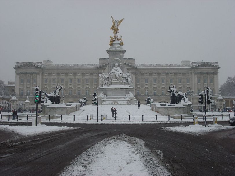 Buckingham Palace, London (Photo credit: Wikimedia Commons)